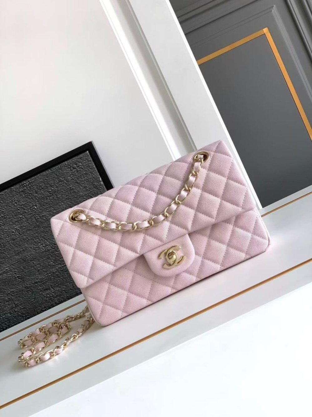 Classic CHANEL bag: A Stylish and Versatile Choice for Elegance